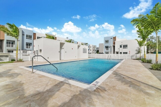 Building Photo - 2561 NE 193rd St