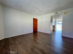 Building Photo - 987 E Del Mar Blvd