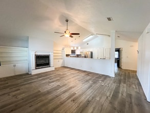 Building Photo - 359 Mercedes Ave