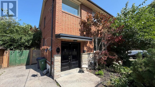 Building Photo - 702 Sheppard Ave E