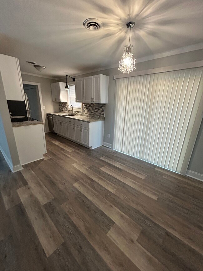 Foto del edificio - 4764 Longview Dr