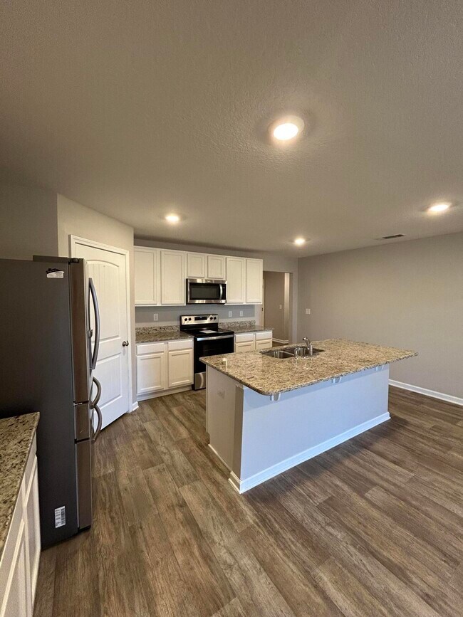 Building Photo - 1048 Limpkin St