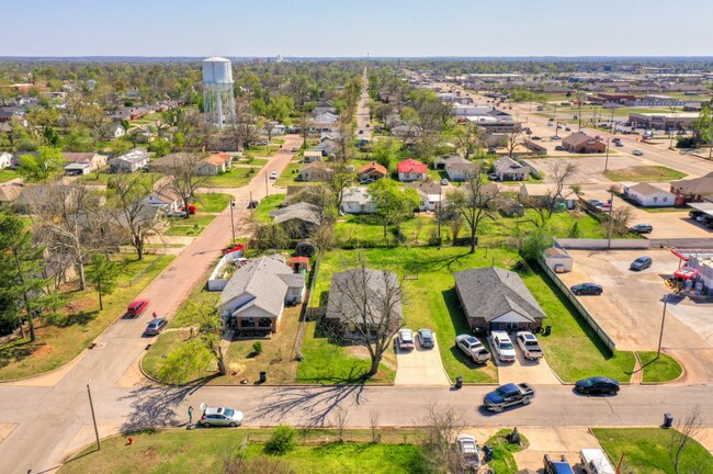 Foto del edificio - 1520 N Market Ave