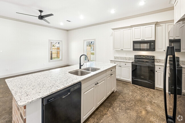 2BR, 2BA - 1,192SF - Kitchen - River Ranch