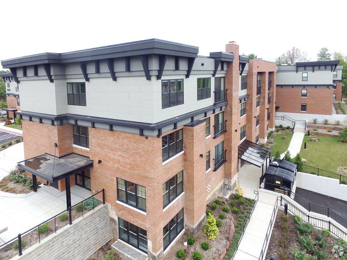 Place Apartments in West Hartford, CT