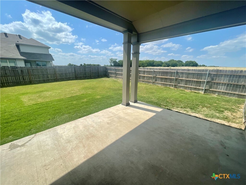 Foto del edificio - 1938 Bayou Wood Ln