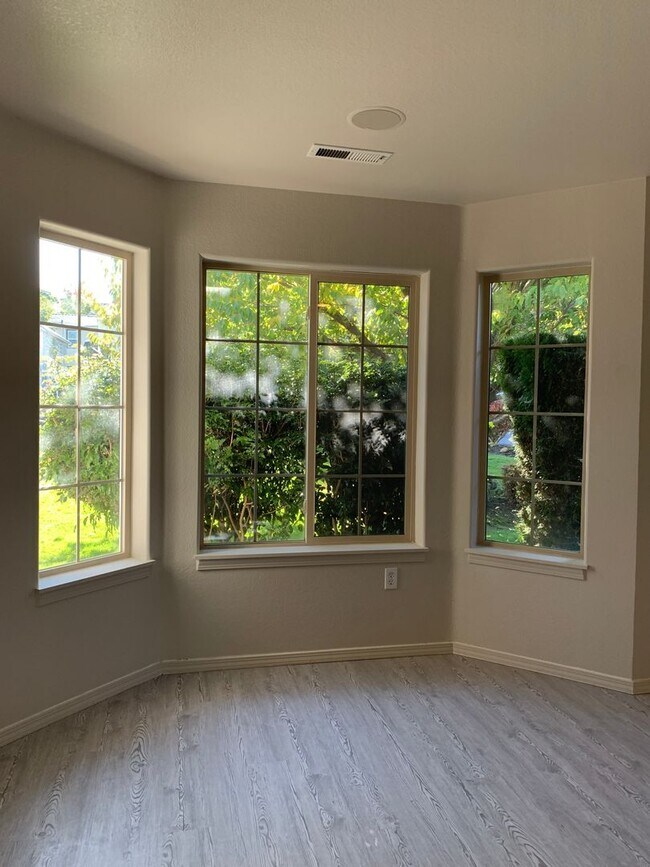 Foto del edificio - 3 Bedroom, 2 Bathroom Home - Harbor Isles