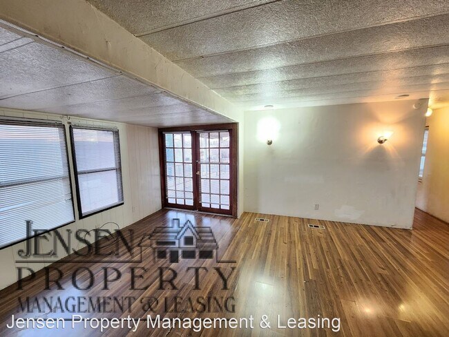 Building Photo - 3 br, 2 bath House - 128 Jeffs Drive