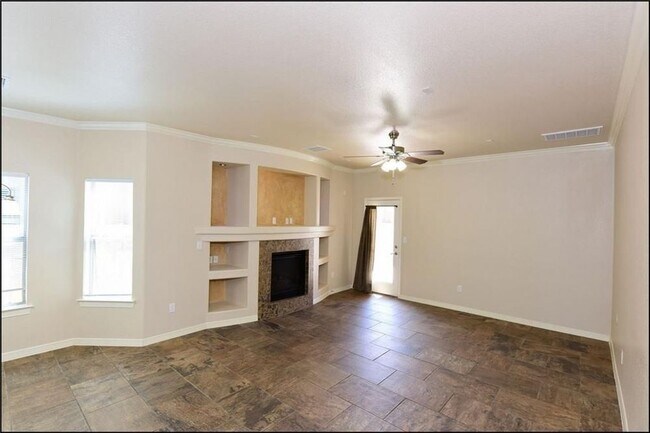 Foto del edificio - 12816 Cozy Cove Avenue