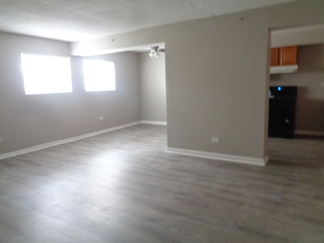 Primary Photo - 9437 86th Ct