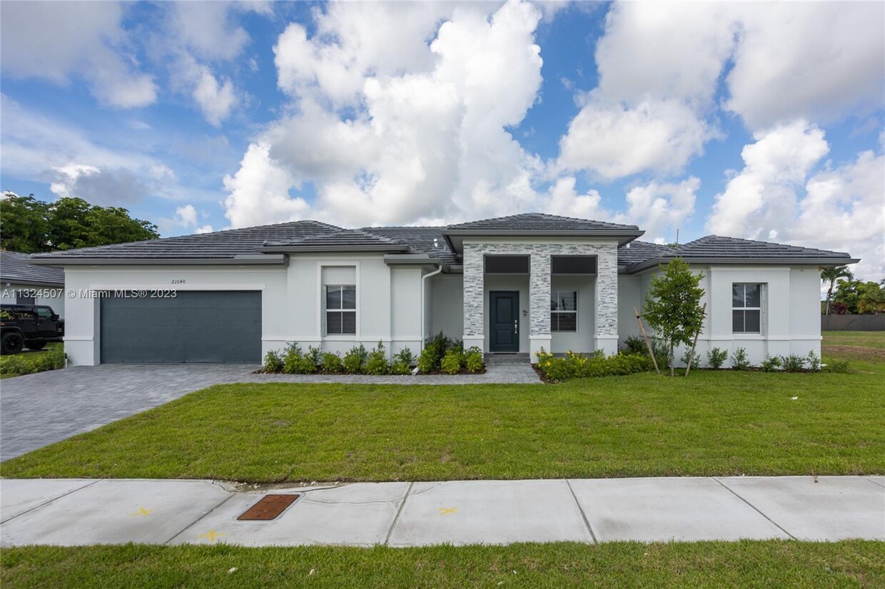 Foto principal - 21040 SW 127th Pl