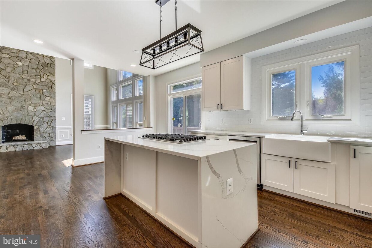 Foto principal - 1912 Armand Ct
