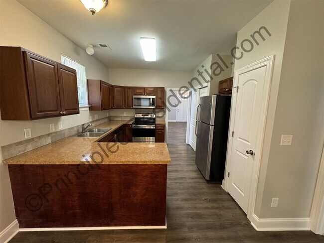 Foto del edificio - Beautiful Charlotte home with fresh neutra...