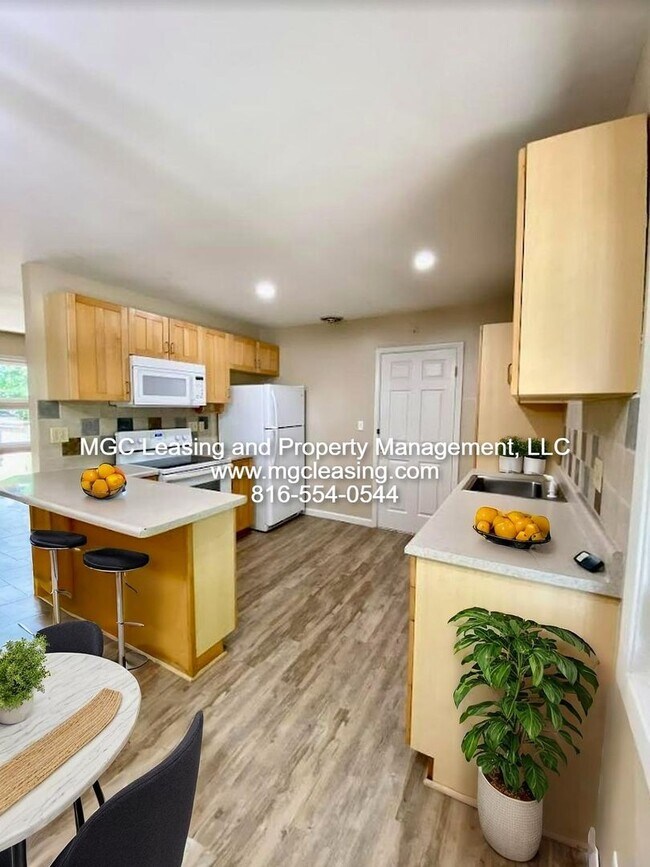 Building Photo - Charming Ranch Style Home Minutes From Downtown Lee's Summit