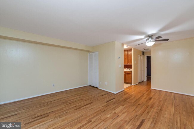 Building Photo - 4415 Falls Bridge Dr