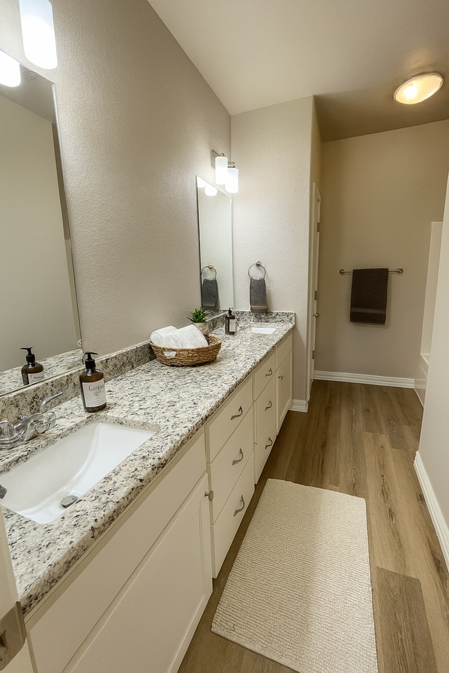 Building Photo - Beautiful 3/2 home in convenient location