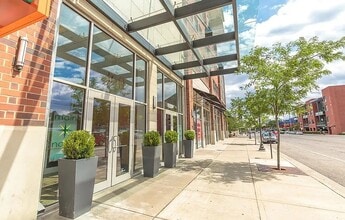 Building Photo - 350 N Main St