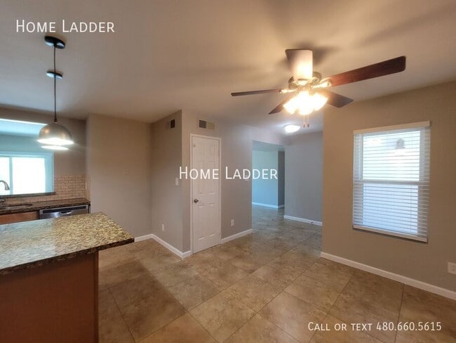 Building Photo - 6102 W Mauna Loa Ln