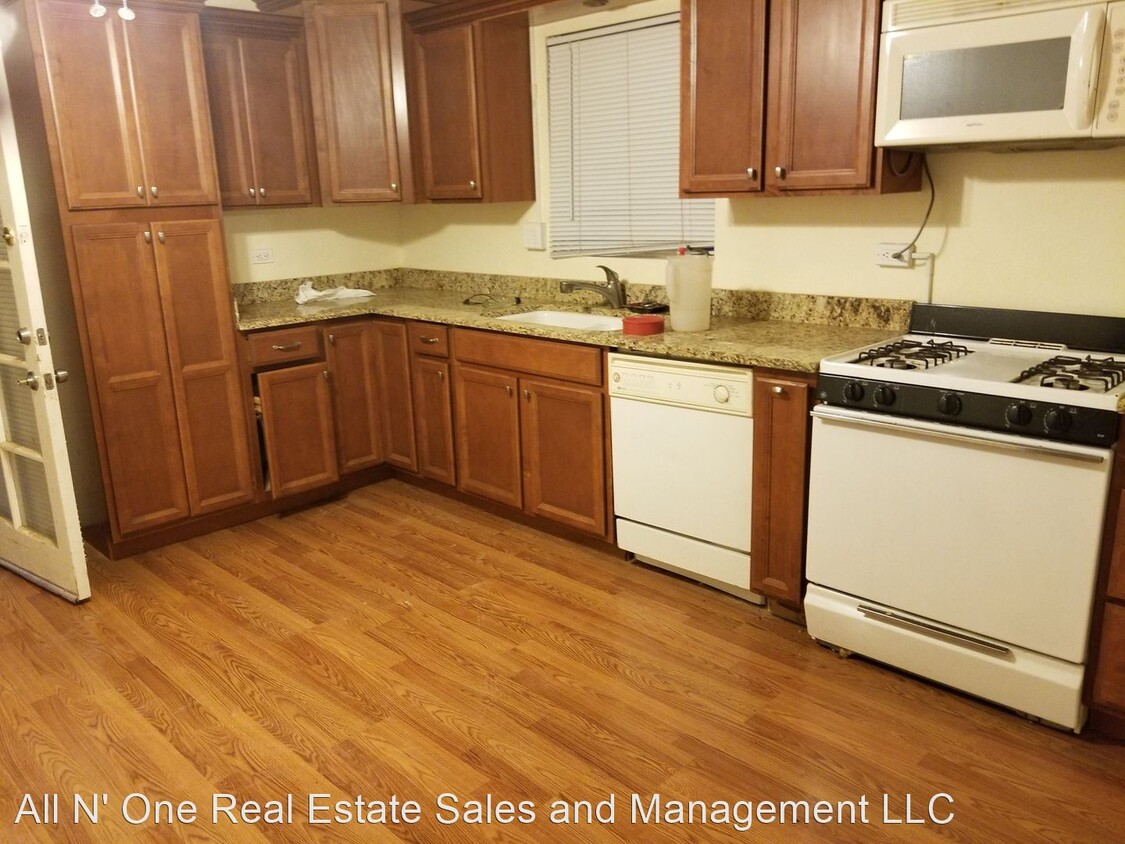 Building Photo - 3 br, 1 bath House - 2651 W. Milton Rd.