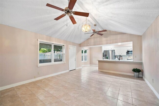 Building Photo - 5004 Carmona Ln