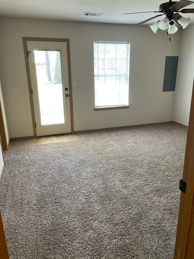 Building Photo - 2103 N 52nd St