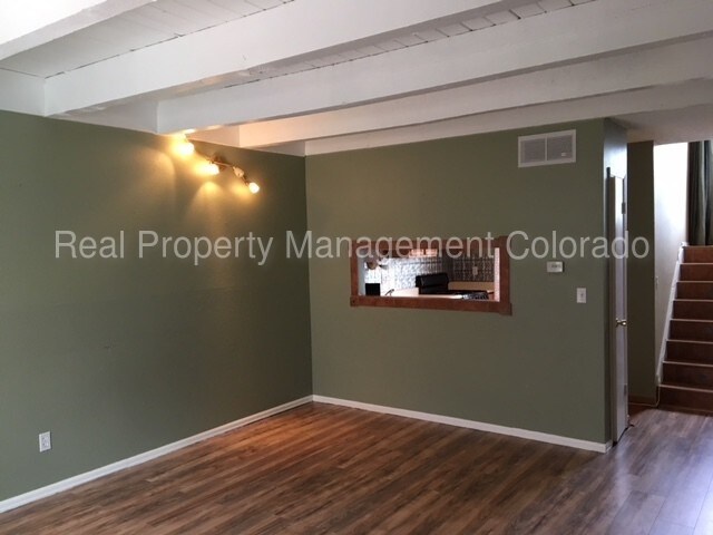 Building Photo - Lovely 2 Bedroom Condo in Sierra Pointe
