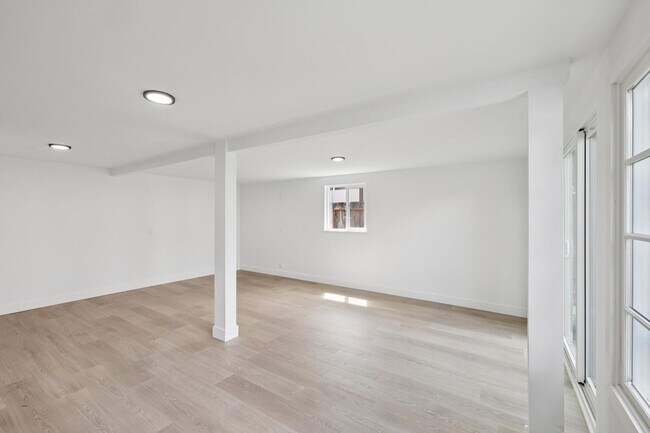 Foto del edificio - Newly Renovated Historic 1-Bedroom in Downtown North (Palo Alto)