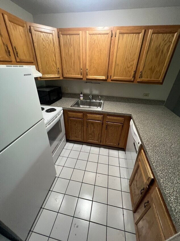 Foto del edificio - 5800 Oakwood Dr