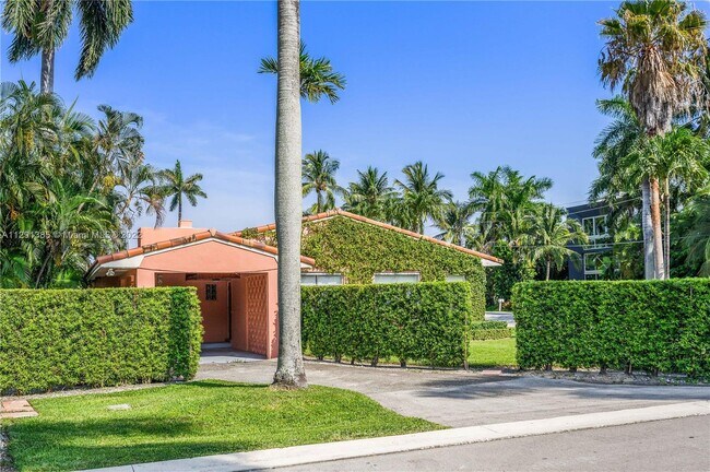 Building Photo - 375 S Hibiscus Dr