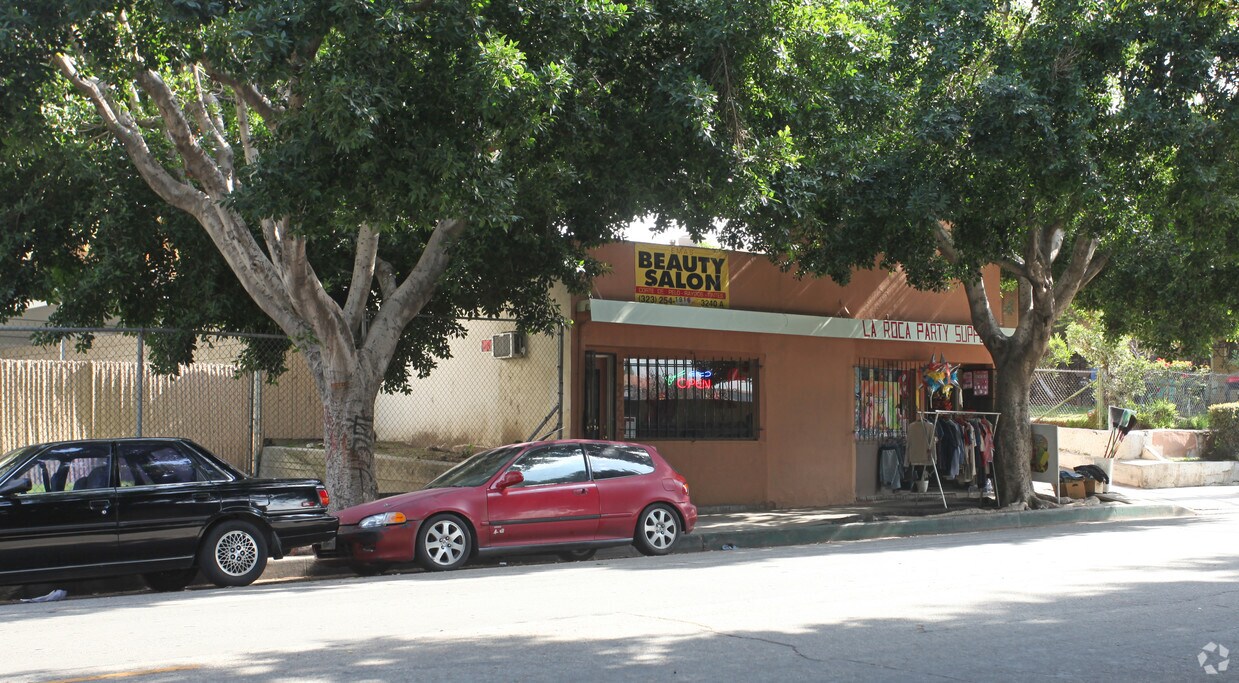 Building Photo - Verdugo Cottages