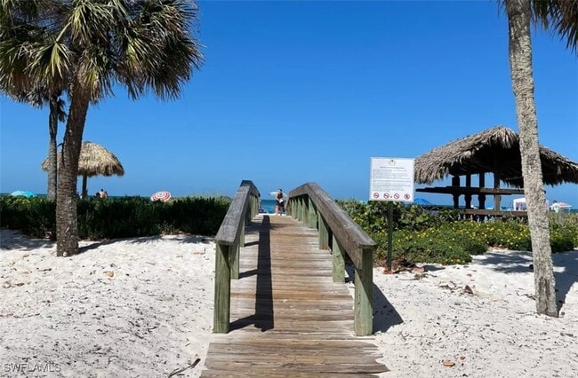 Foto del edificio - 1300 Gulf Shore Blvd N