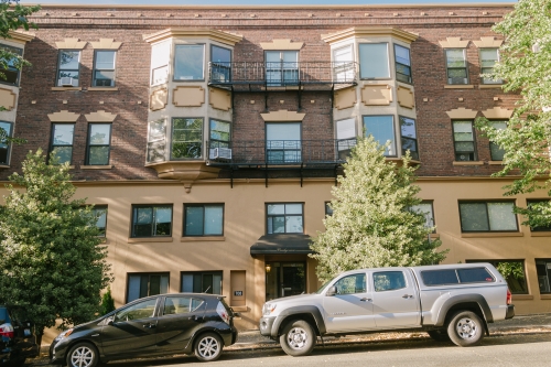 Primary Photo - Bridgeview Apartments - 1 bedroom