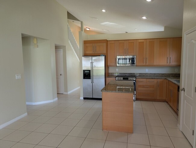 Building Photo - BEAUTIFUL 4 Bed 2.5 Bath Home For Rent in ...