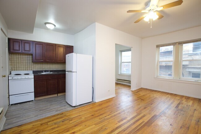 Building Photo - 4503 N Malden St