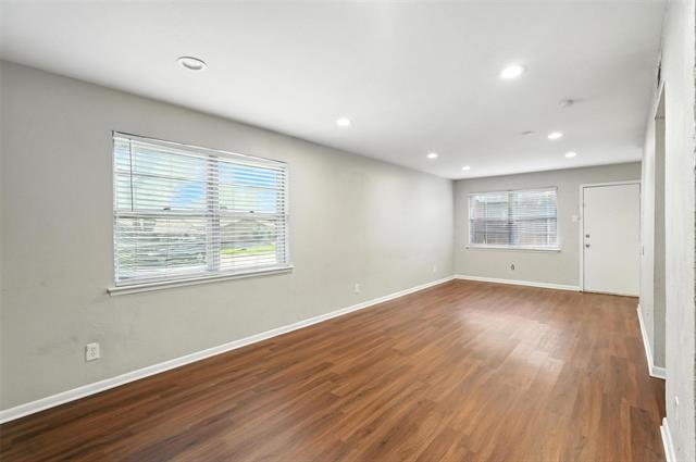 Foto del edificio - 4212 Ashwood Dr