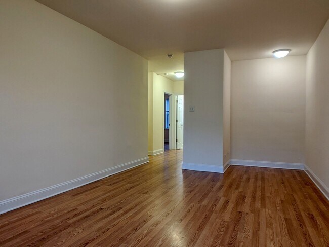 Foto del edificio - 2600 N Kimball Ave