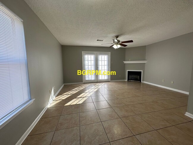 Foto del edificio - 2 Bd, 1 1/2 BA, townhouse in Sherwood.