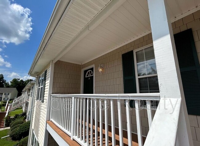 Building Photo - 4619 McClelland Dr