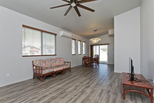 Foto del edificio - Hoopili Newer Single Family 4 bedroom, 2.5...