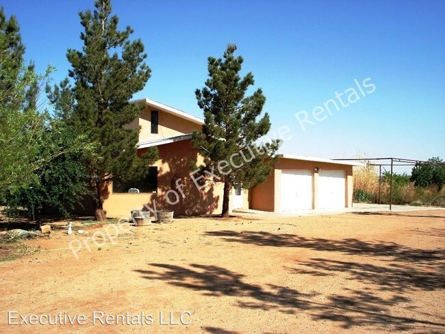 Building Photo - 3 br, 2 bath House - 7655 El Centro