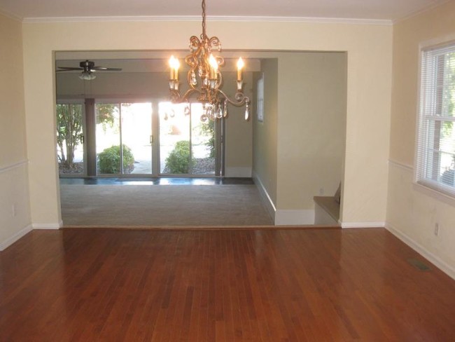 Building Photo - 505 Wesley Heights Dr
