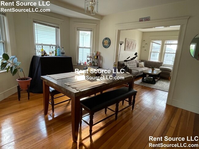 Building Photo - 104 Princeton St