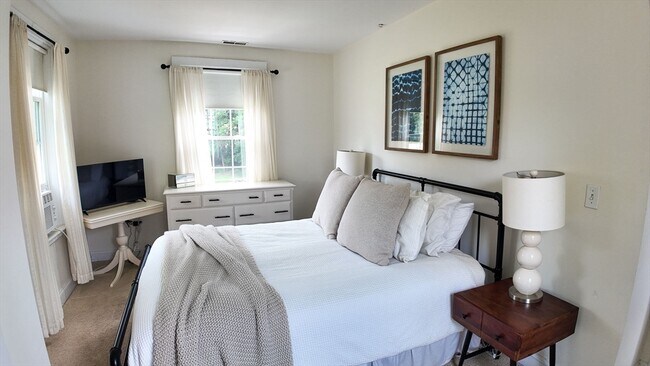 Building Photo - 134 Hersey St