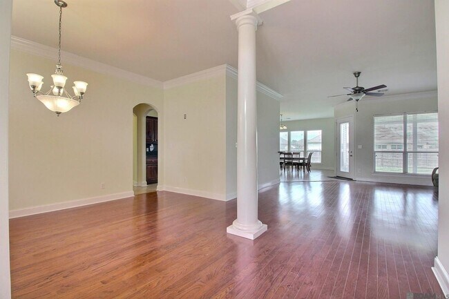 Foto del edificio - 20357 Chaumont Ave