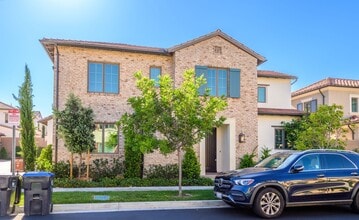 Building Photo - 107 Dolci