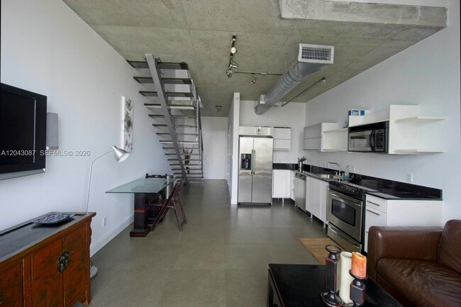 Building Photo - 690 SW 1st Ct