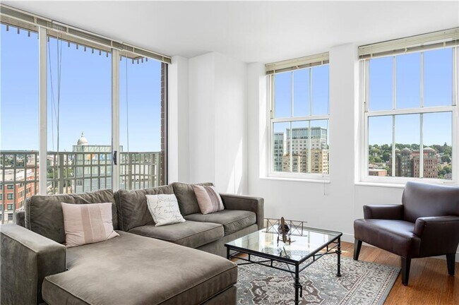 Building Photo - 1 W Exchange St