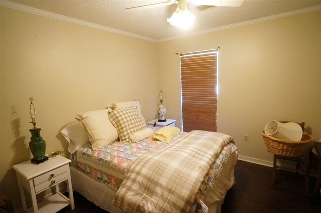 Foto del edificio - 559 Brookstone Cir