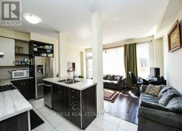 Photo du bâtiment - 601 Remembrance Rd