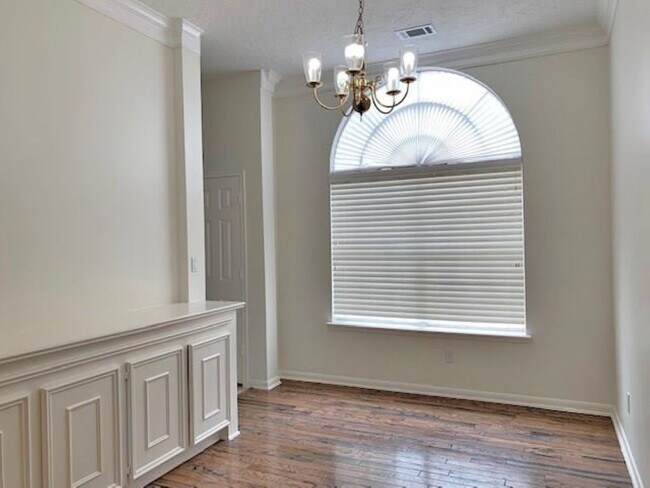 Foto del edificio - 1710 Emerald Lake Ct